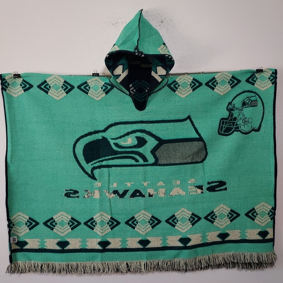 Seattle Seahawks Hooded Poncho - Picture 4 of 6